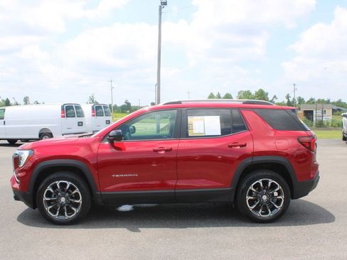 Used 2025 GMC Terrain Elevation w/ Elevation Premium Package AWD/4WD image 6