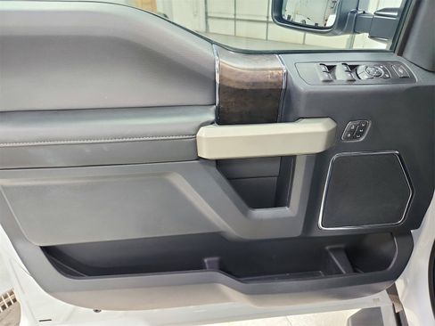 Used 2022 Ford F250 Lariat w/ Lariat Value Package image 41