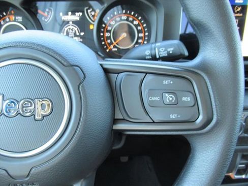 New 2026 Jeep Gladiator Sport AWD/4WD image 23