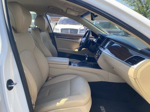 Used 2018 Genesis G80 3.8 RWD image 11