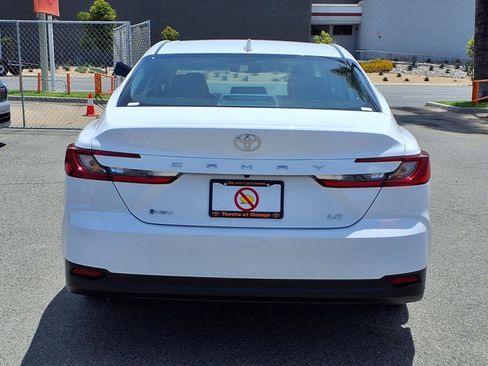 Used 2026 Toyota Camry LE FWD image 5