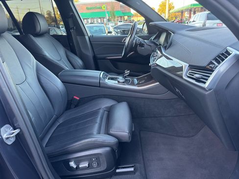 Used 2022 BMW X5 xDrive40i w/ M Sport Package image 17