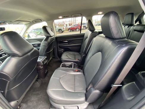 Certified 2025 Toyota Grand Highlander AWD image 21