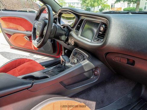 Used 2016 Dodge Challenger SRT Hellcat RWD image 52