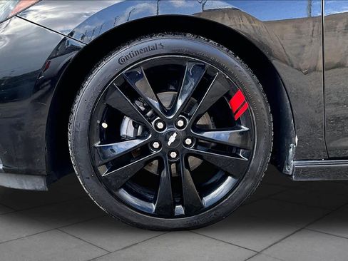 Used 2017 Chevrolet Cruze LT w/ Redline Edition FWD image 11