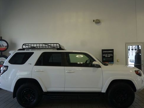 Used 2024 Toyota 4Runner SR5 Premium w/ 4Runner Black Package (TMS) AWD/4WD image 2