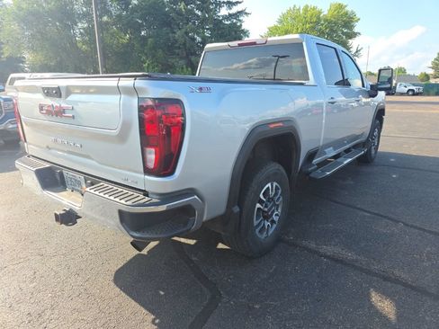 Used 2022 GMC Sierra 2500 SLE w/ SLE Value Package; AWD/4WD image 5