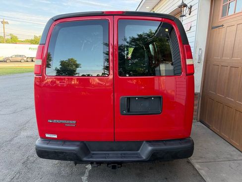 Used 2014 Chevrolet Express 1500 RWD image 4
