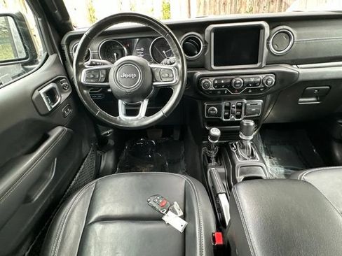 Used 2022 Jeep Wrangler Unlimited Sahara w/ Cold Weather Group AWD/4WD image 33