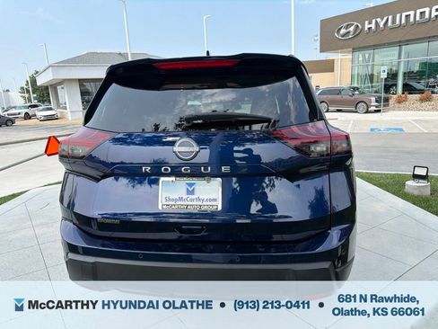 Used 2025 Nissan Rogue SV FWD image 14