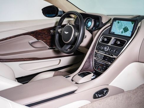 Used 2017 Aston Martin DB11 V12 RWD image 16