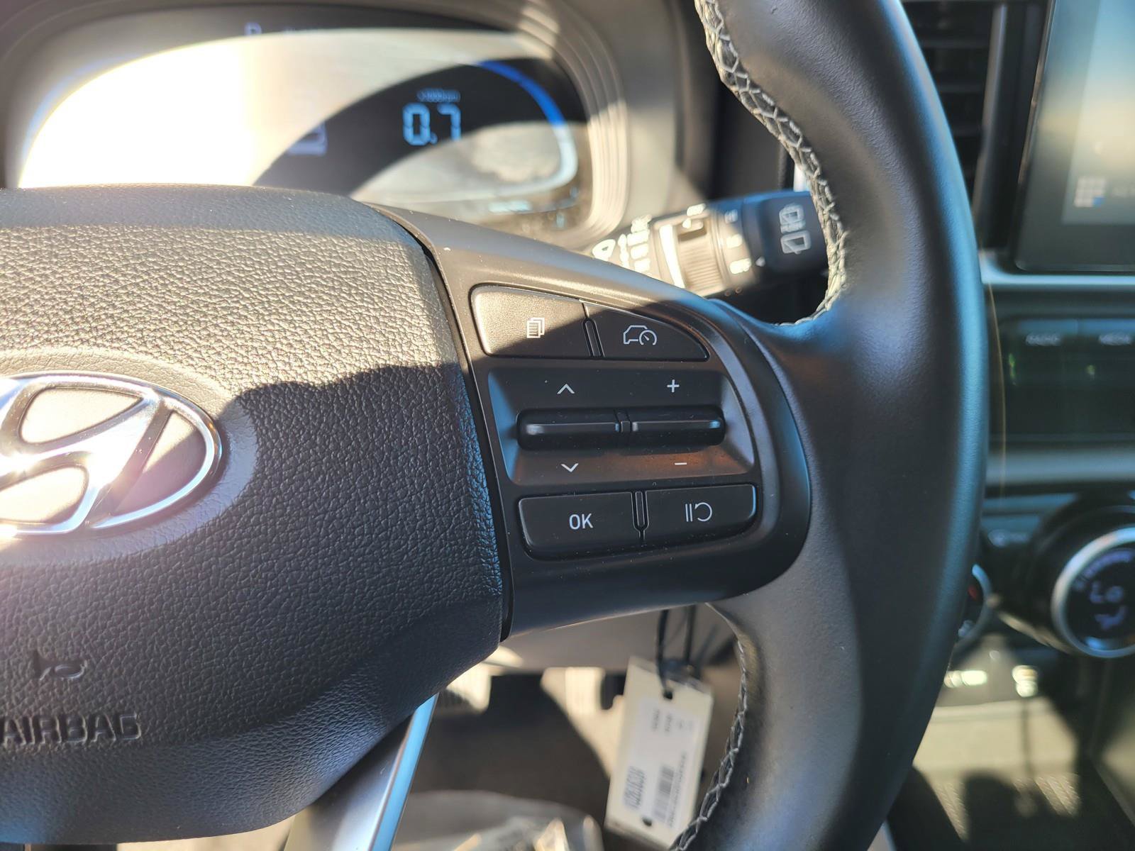 Used 2023 Hyundai Venue SEL FWD image 32