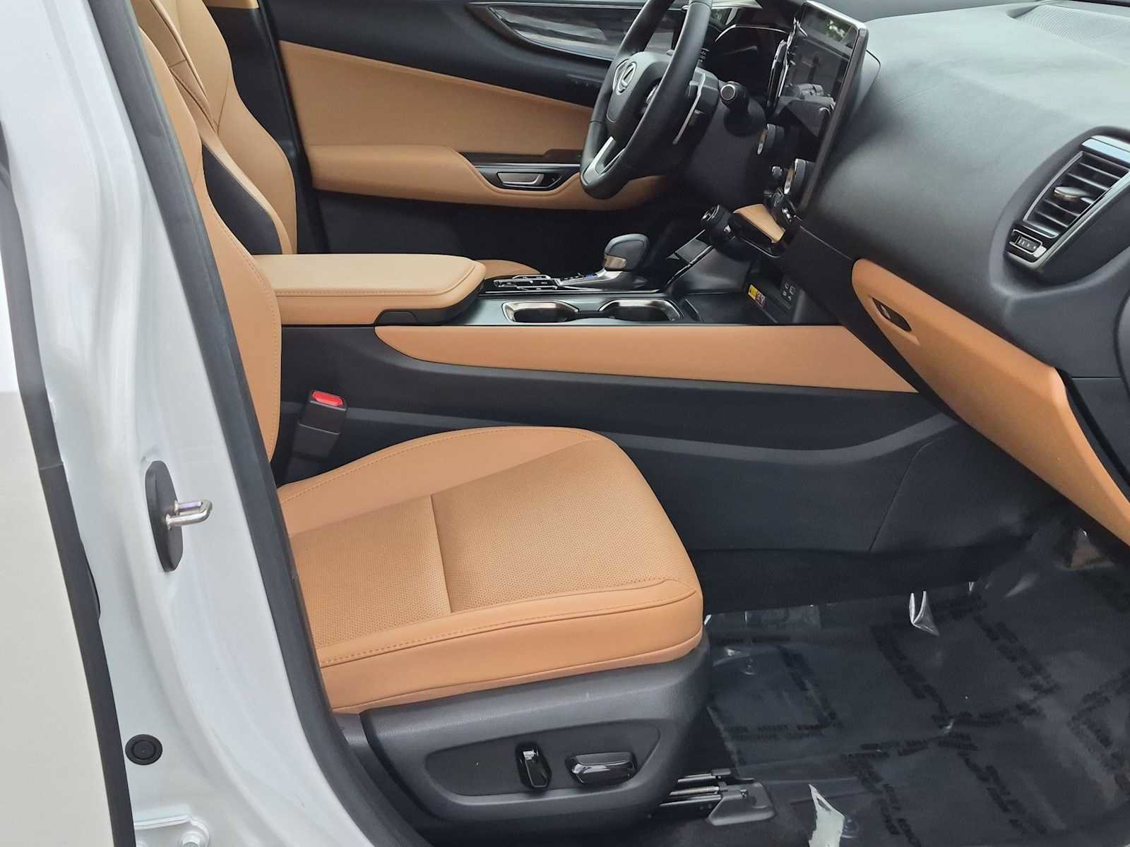 Used 2024 Lexus NX 350h AWD image 24