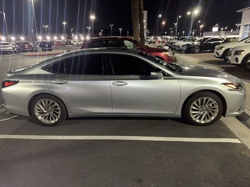 Used 2023 Lexus ES 350 Ultra Luxury image 5