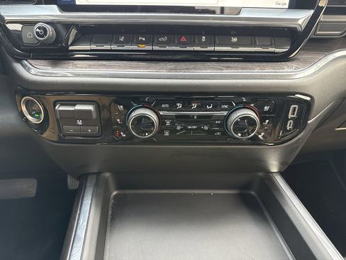 Used 2024 Chevrolet Silverado 2500 LTZ w/ LTZ Premium Package image 30