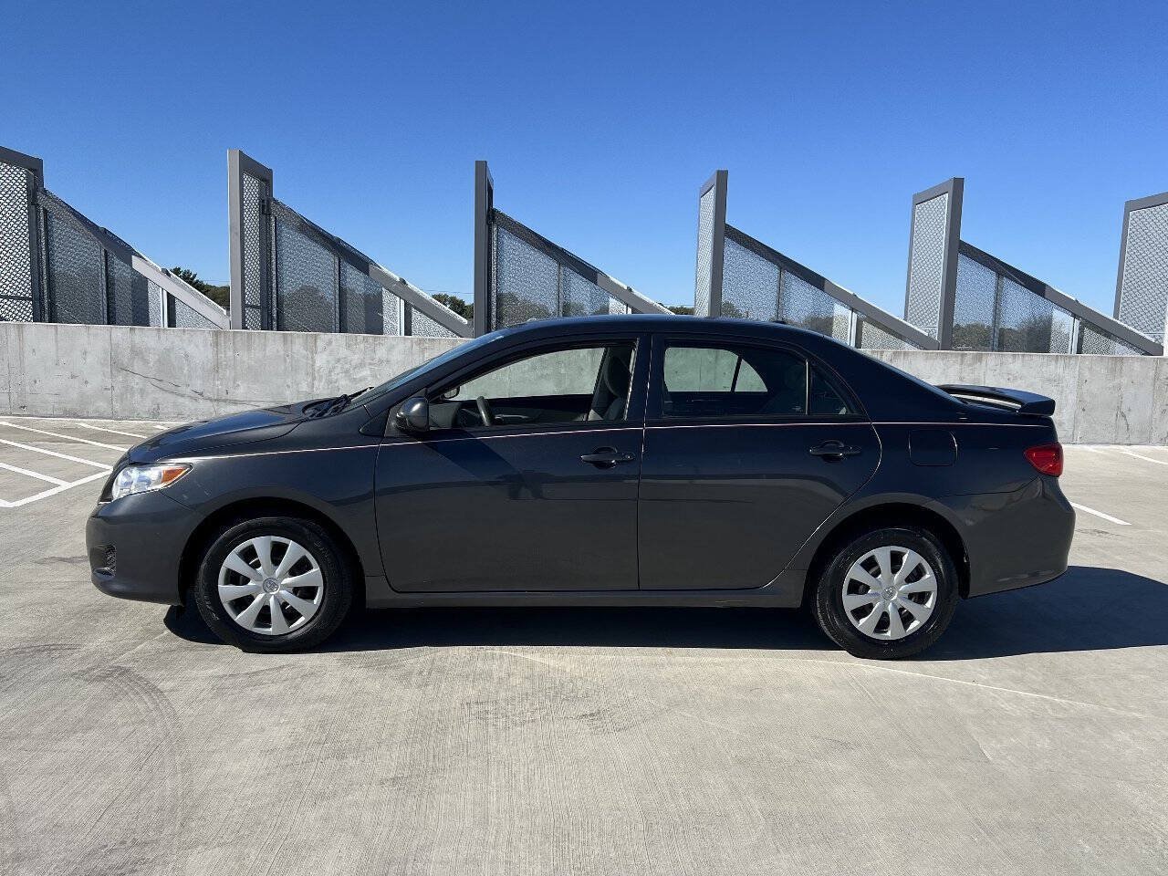 Used 2010 Toyota Corolla LE w/ All Weather Guard Pkg FWD image 5