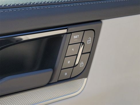 New 2026 Porsche Cayenne Coupe image 25