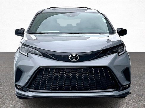 New 2026 Toyota Sienna XSE image 10