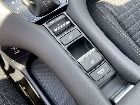 New 2026 Honda HR-V LX image 24