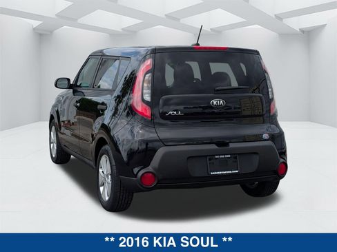 Used 2016 Kia Soul FWD image 6