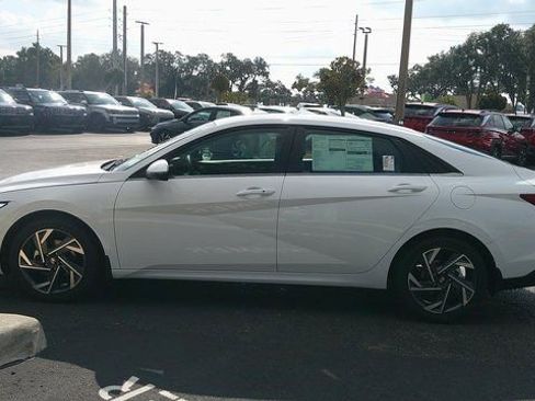 New 2026 Hyundai Elantra Limited image 19
