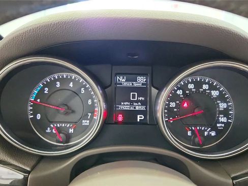 Used 2013 Jeep Grand Cherokee Laredo AWD/4WD image 23