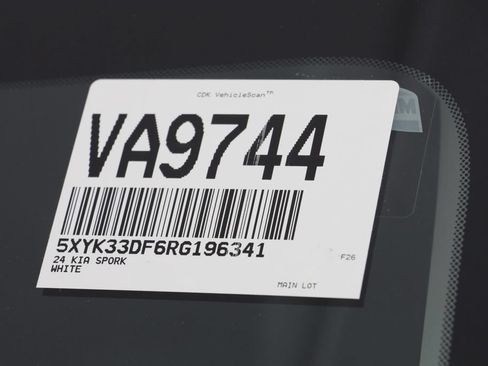Used 2024 Kia Sportage EX FWD image 26