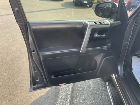 Certified 2022 Toyota 4Runner Limited AWD/4WD image 15