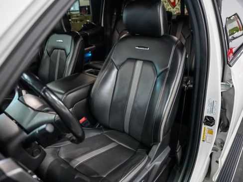 Used 2019 Ford F150 Platinum w/ Equipment Group 701A Luxury AWD/4WD image 4