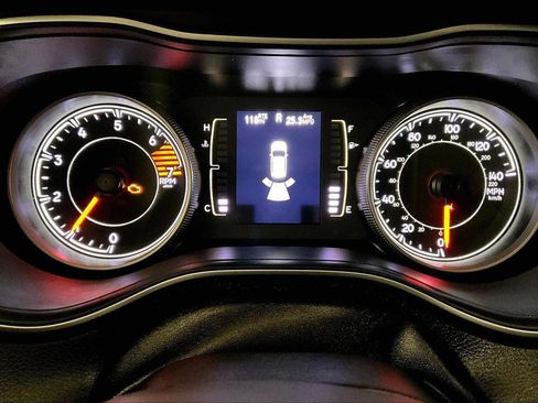 Used 2020 Jeep Cherokee Latitude Plus image 20