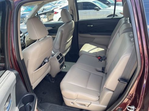 Used 2017 Honda Pilot Touring image 11