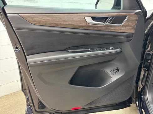 Used 2024 Volkswagen Atlas SEL image 23