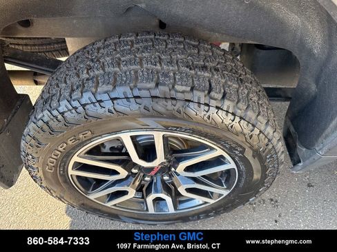Used 2023 GMC Sierra 1500 AT4 w/ Technology Package image 9