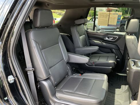 Used 2022 Chevrolet Tahoe Z71 w/ Luxury Package AWD/4WD image 44