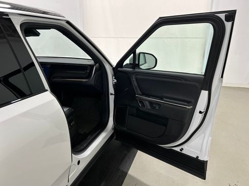 Used 2024 Rivian R1S Adventure AWD/4WD image 18