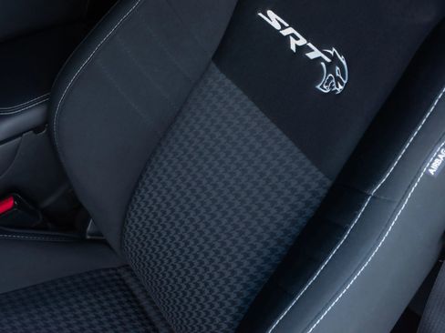 Used 2019 Dodge Challenger SRT Hellcat Redeye image 17