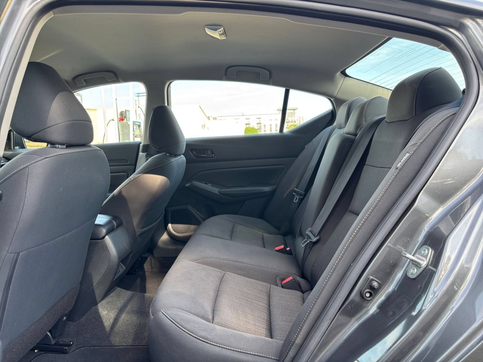 Used 2025 Nissan Altima 2.5 SV FWD image 25