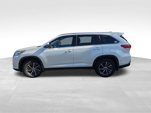 Used 2019 Toyota Highlander XLE image 5