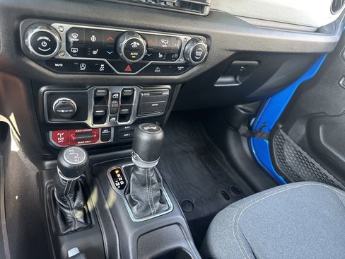 Used 2024 Jeep Wrangler Willys image 19