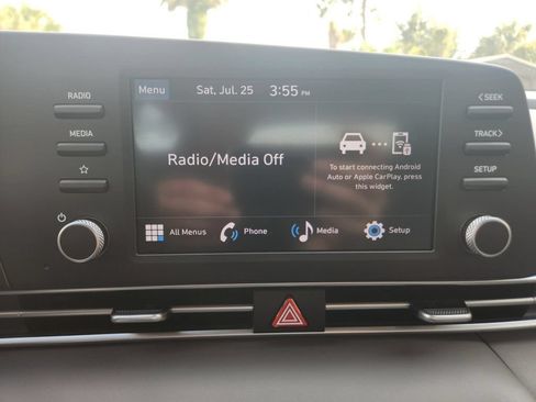 Used 2024 Hyundai Elantra SE FWD image 16