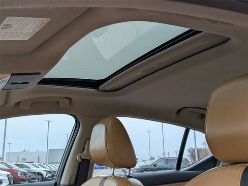 Used 2020 Nissan Sentra SV w/ SV Premium Package image 12