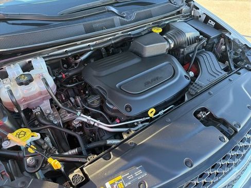 Used 2024 Chrysler Pacifica Touring-L image 28