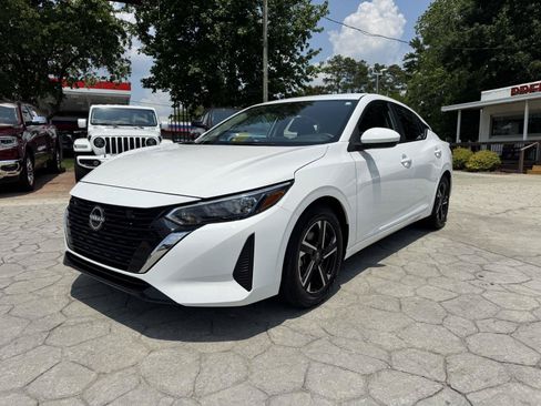 Used 2024 Nissan Sentra SV FWD image 8