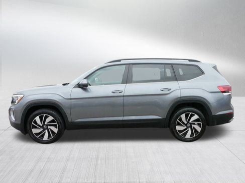 Certified 2024 Volkswagen Atlas SE image 4