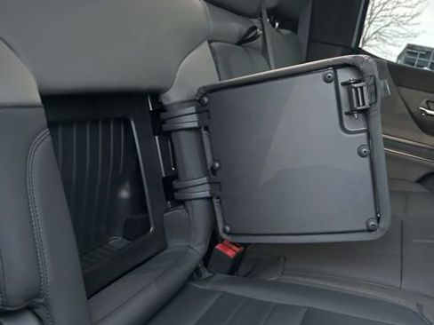 Used 2024 GMC Hummer EV 2X w/ LPO, Illumination Package image 46