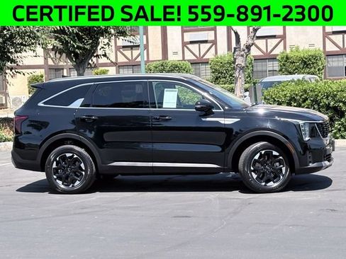Certified 2025 Kia Sorento S AWD/4WD image 4