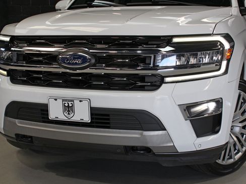 Used 2023 Ford Expedition Max Limited AWD/4WD image 5