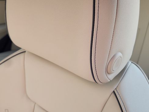 Used 2024 Audi A4 2.0T Premium w/ Convenience Package image 16