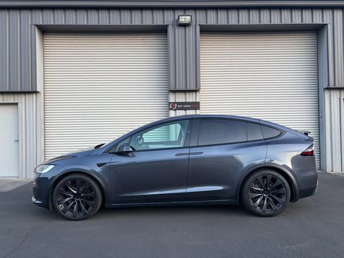 Used 2023 Tesla Model X AWD/4WD image 3
