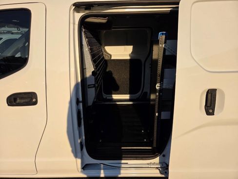 Used 2019 Nissan NV200 SV w/ Navigation Package image 18